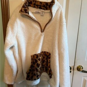 White Sherpa Pullover with Leopard Details